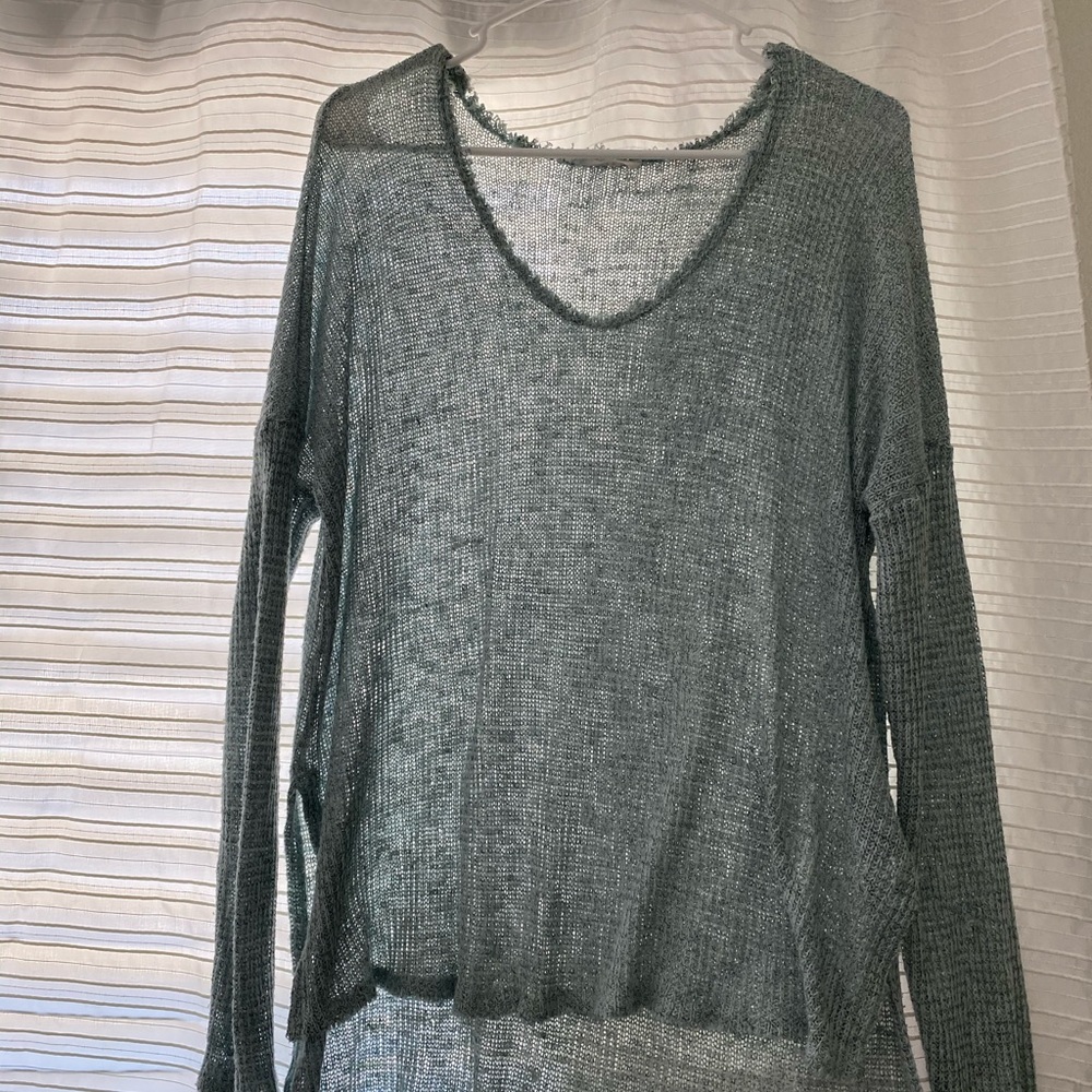 Lightweight waffle knit high low sweater